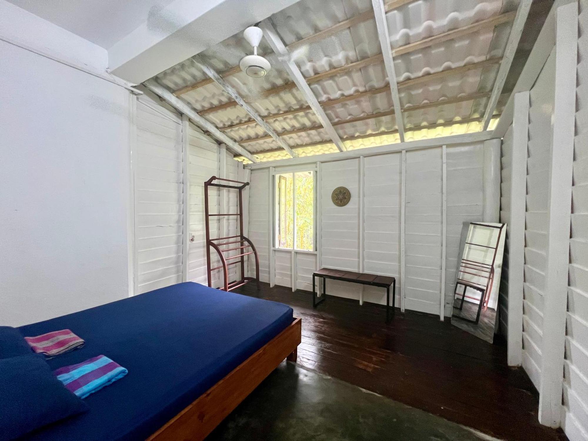 Thelakehostel Hikkaduwa Extérieur photo